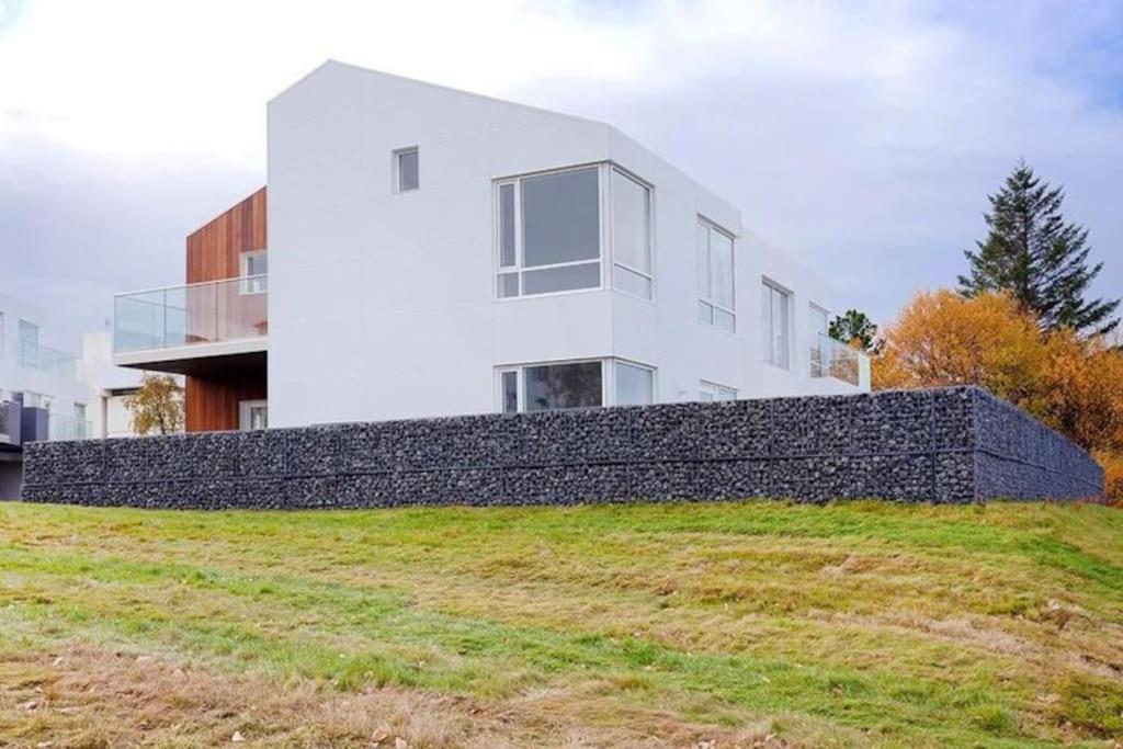 Modern Luxury Apartment - Ocean & Mountain Views Reykjavík Exteriör bild
